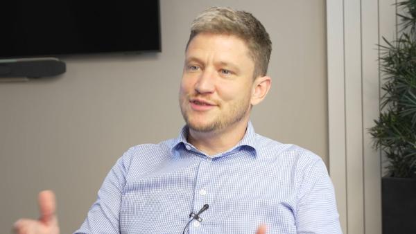 Immobilienredaktion Office Talk: Sommergespräche mit Benedikt Stockert