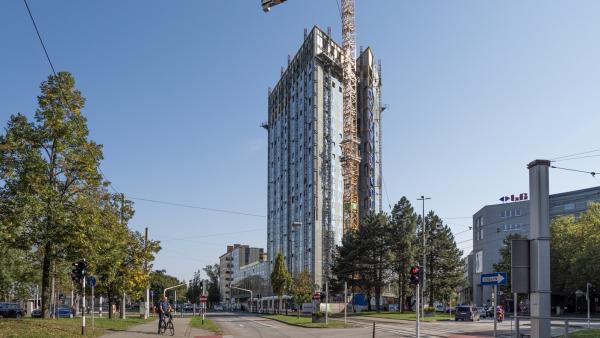 „High Five“ am Linzer Bulgariplatz