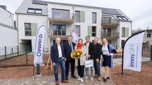 Feierliche Schlüsselübergabe in Mödling für klimafittes Wohnprojekt
