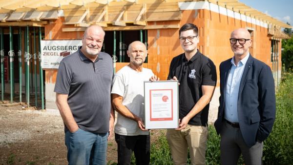 neue, nahezu klimaneutrale Porotherm Plan E Ziegel