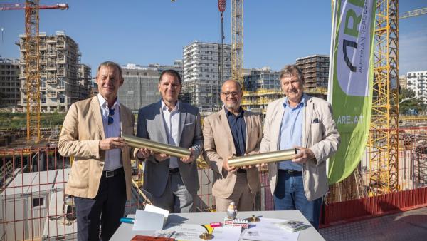 ARE Geschäftsführer Gerald Beck, GERSTL Geschäftsführer Thomas Pech, STRABAG Bereichsleiter Markus Gornik und Bezirksvorsteher Erich Hohenberger