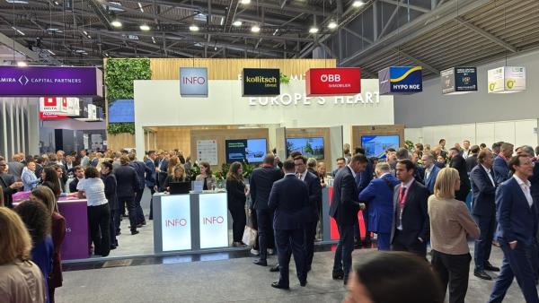 Der Stand "Europes Heart" auf der Expo in München