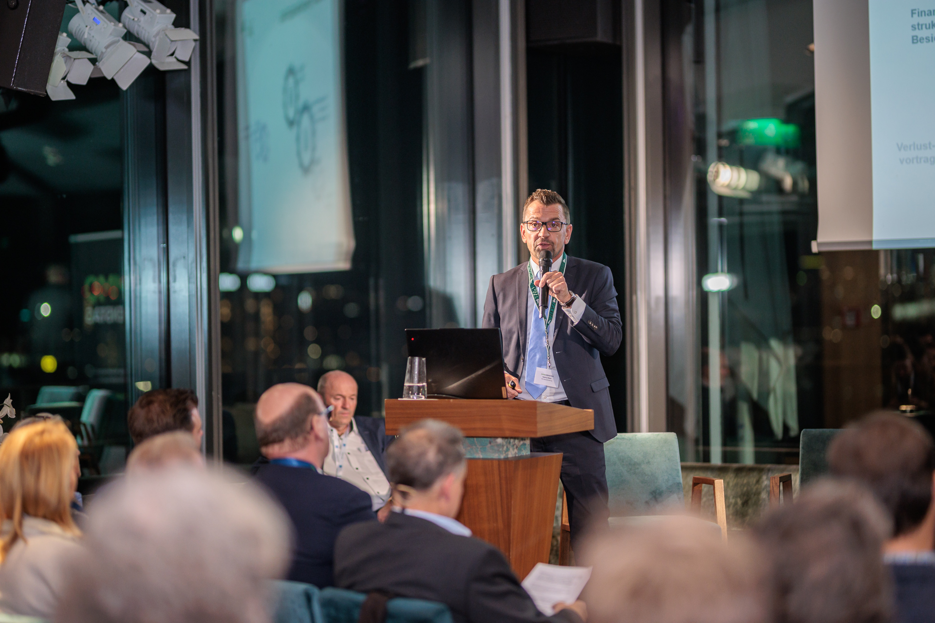 Helmut Beer (TPA) bei sienem Vortrag