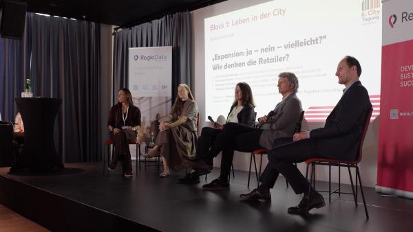 Podiumsdiskussion auf der 5. Regiolan Citytagung im Haus des Meeres