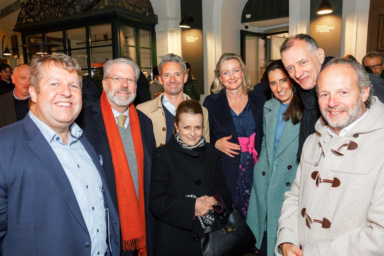 Gäste beim traditionellen EHL Ganslessen