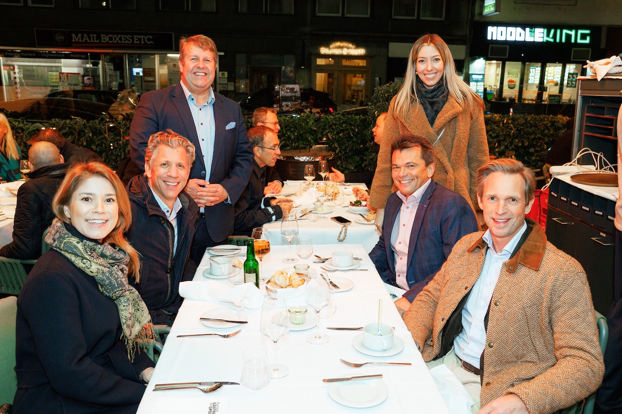 Gäste beim traditionellen EHL Ganslessen