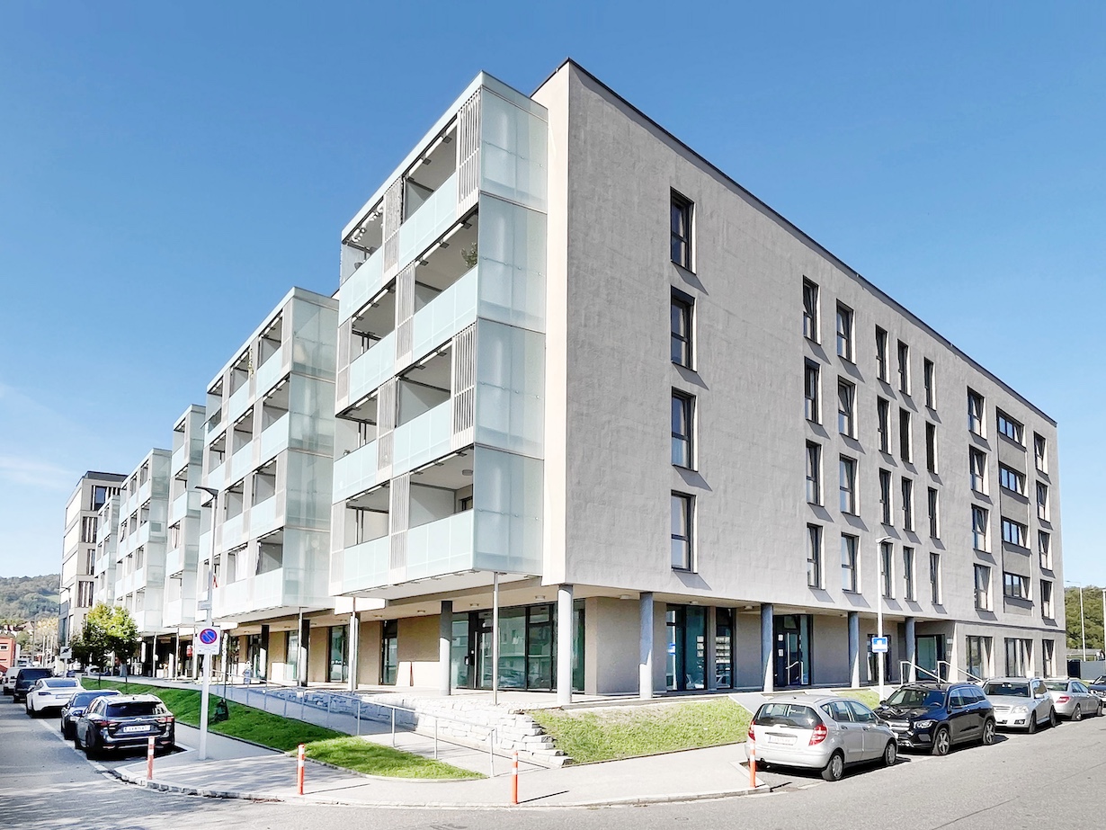 Das Wohngebäude in der Lindengasse mit 71 