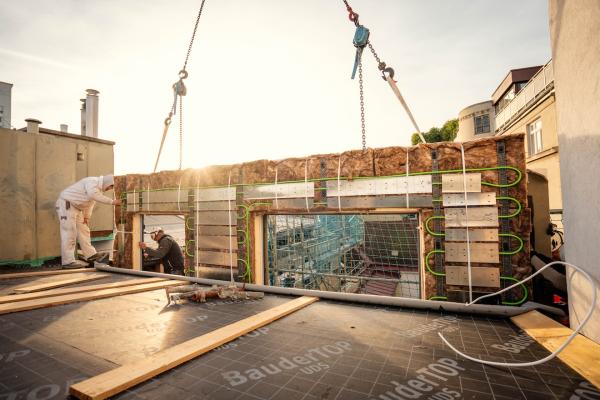 RENOWATE GmbH saniert als erstes Unternehmen in Wien ein Wohnhaus mit vorgefertigten Bauteilen