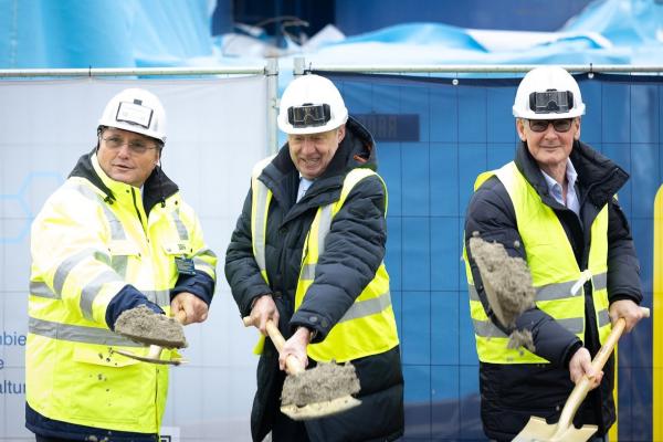 PORR CEO Ing. Karl-Heinz Strauss, KR Viktor Wagner (Geschäftsführer REIWAG Facility Services GmbH), Alexander Schütz CEO C-Quadrat