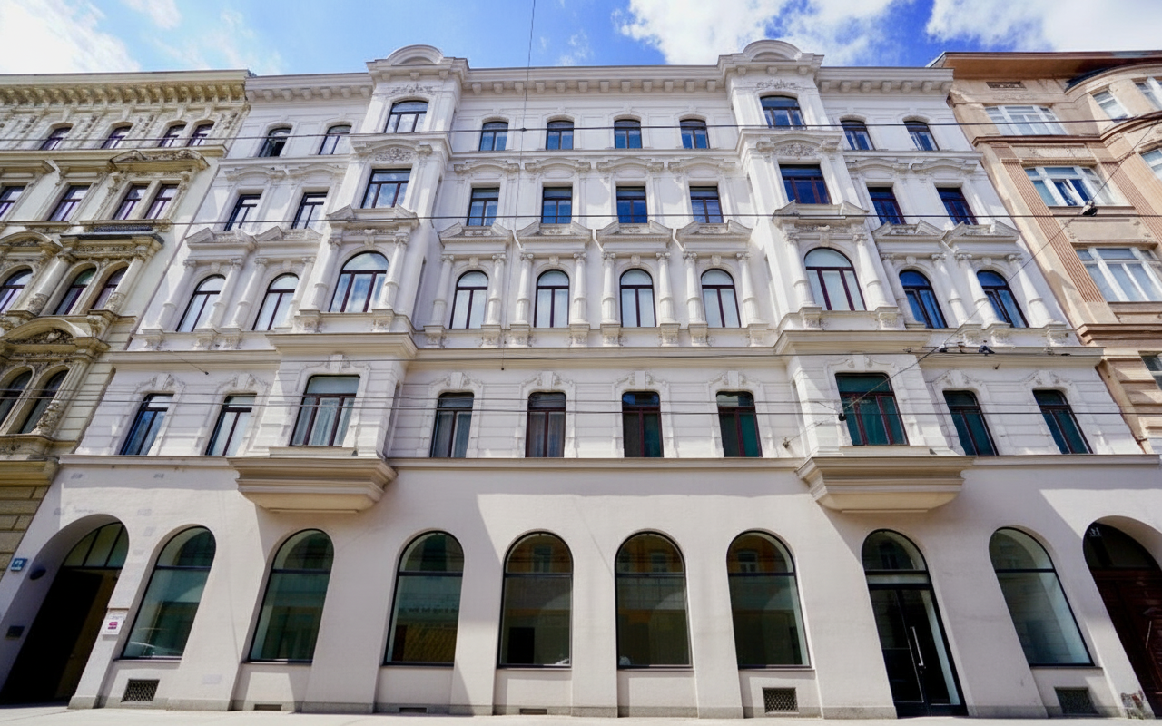 ALVAREA vermittelt historisches Zinshaus an Immowert