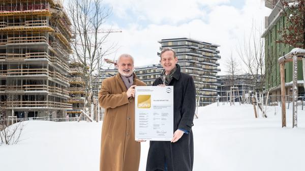 Gold für das VILLAGE IM DRITTEN: ÖGNI verleiht DGNB Erschließungszertifikat für nachhaltige Stadtquartiere