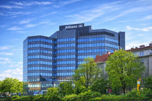 Kollitsch Invest kauft ehemalige Allianz-Zentrale – EHL vermittelt