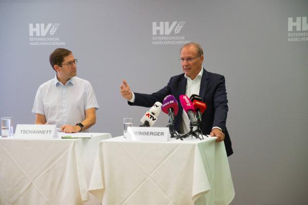 Hagelversicherung: Bodenverbrauch und steigende Temperaturen sind fatal für unser Land