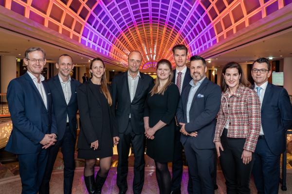 Gerald Beck (Präsidiumsmitglied VÖPE, Geschäftsführer UBM Development  Österreich GmbH), Alexander Stegbauer (Bereichsleiter Privat- und Geschäftskunden I  Raiffeisenlandesbank Niederösterreich Wien AG), Nadja Holzer (STC Development,  Vorstandsmitglied der VÖPE und Sprecherin der VÖPE Next), Collin Schmitz- Valckenberg (Managing Director and founding Principal I Blue Colibri Capital SARL), Karoline  Hofmann und Johannes Feilmair (E+H Rechtsanwälte), Markus Mendel (EHL Investment  Consulting)  Lucia Wied, Executive Director, Head of Transactions Germany, Austria and Netherlands I PGIM Real Estate Germany AG) und Helmut Beer (TPA Group)