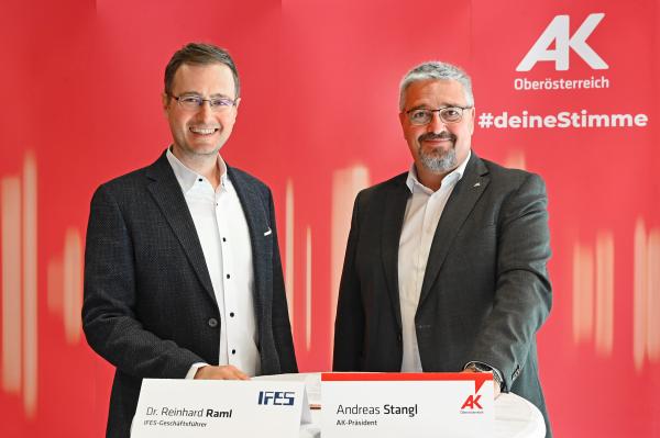 AK-Präsident Andreas Stangl (rechts) und Dr. Reinhard Raml