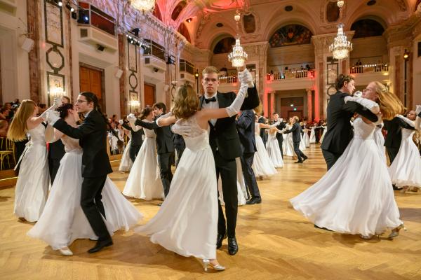 Immobilienball 2024 – Charity Dachorganisation ÖSTERREICH HILFT ÖSTERREICH des ORF erhält Spendenerlös