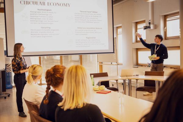 ADA und FH CAMPUS 02 schließen erfolgreiches Marktforschungsprojekt ab