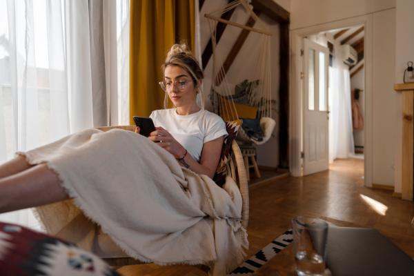 ImmoScout24-Umfrage: Allein zuhause lebt es sich ungeniert