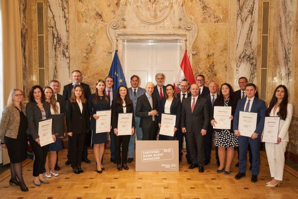 Österreichs dezentrale Bankensektoren setzen neuen Prüfstandard für Qualität und Sicherheit